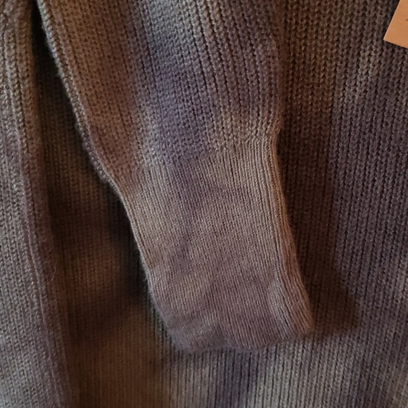 American Eagle Long Sleeve Top - Picture 4 of 6